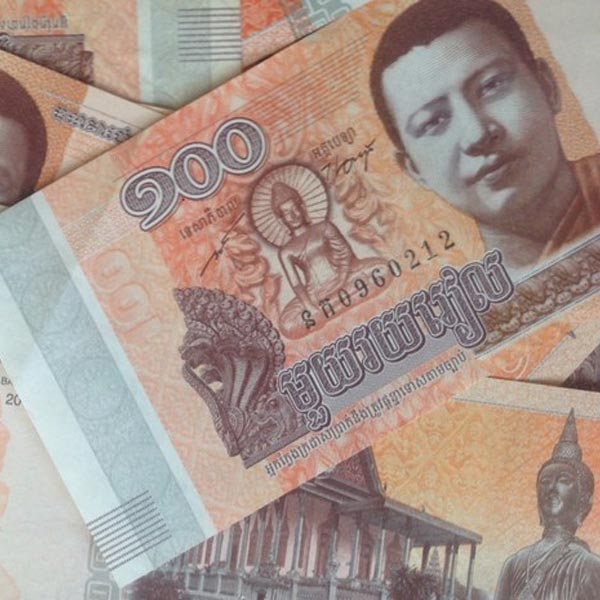Đi Campuchia đổi tiền ở đâu ?